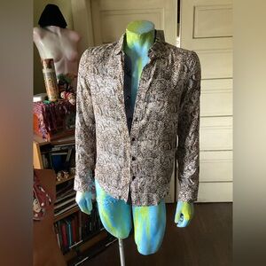 NWT Logos snake print